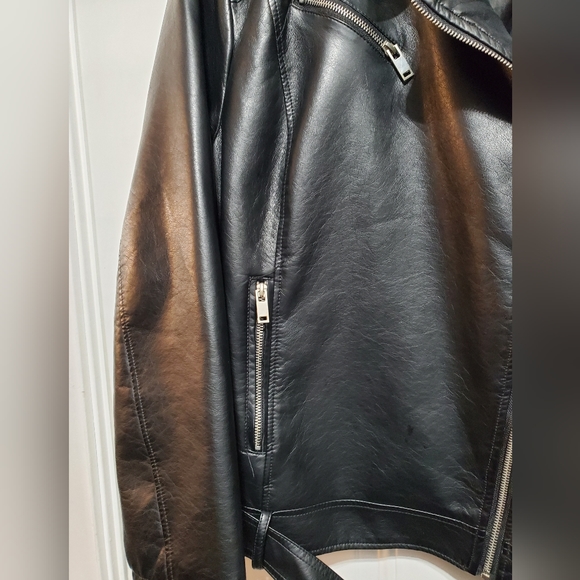 Rue 21 + Faux Leather Black Moto Jacket size 3X - Picture 11 of 15